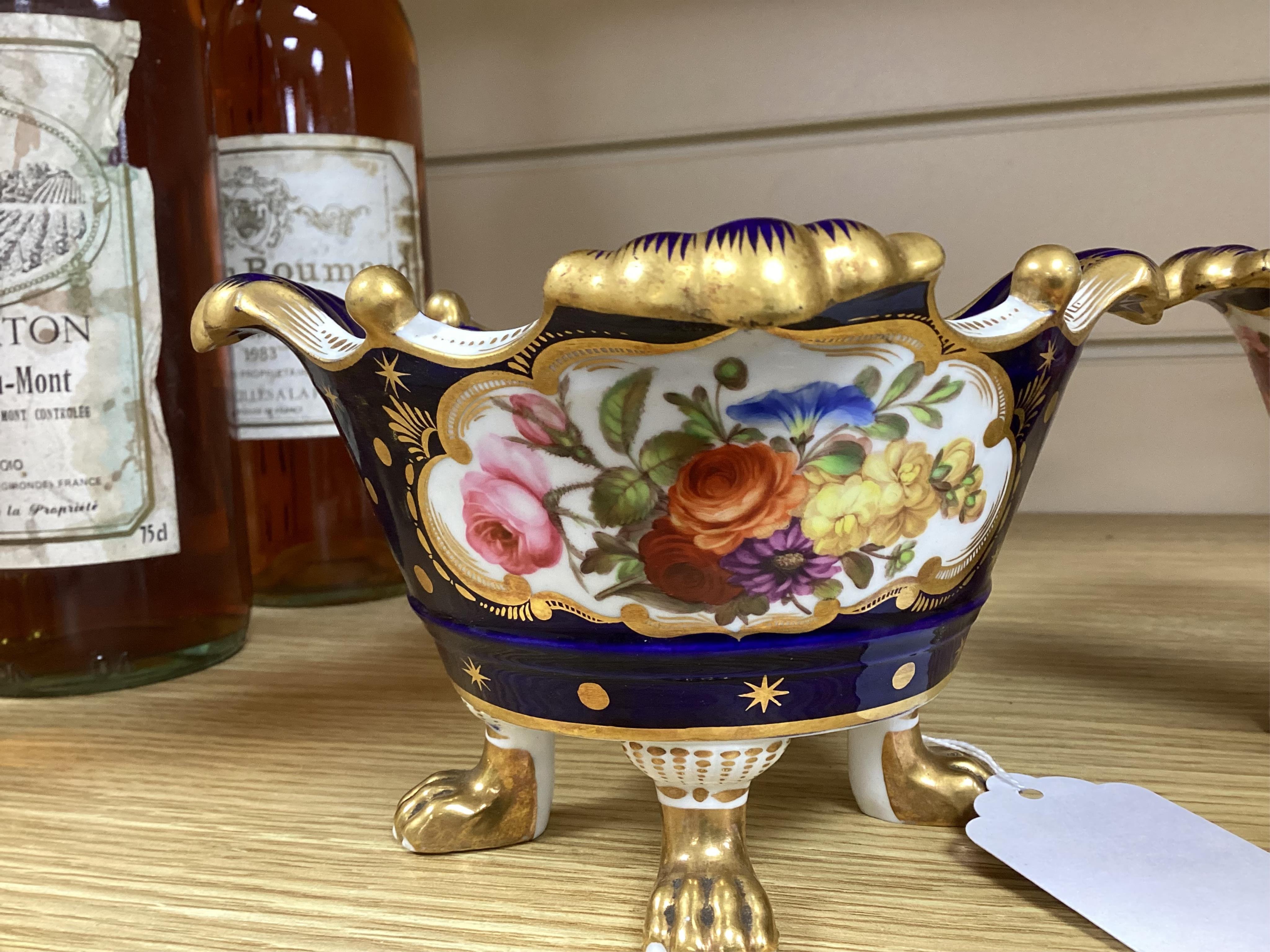 A pair of early 19th century Spode footed pastel burners, lacking covers, 9.5cm